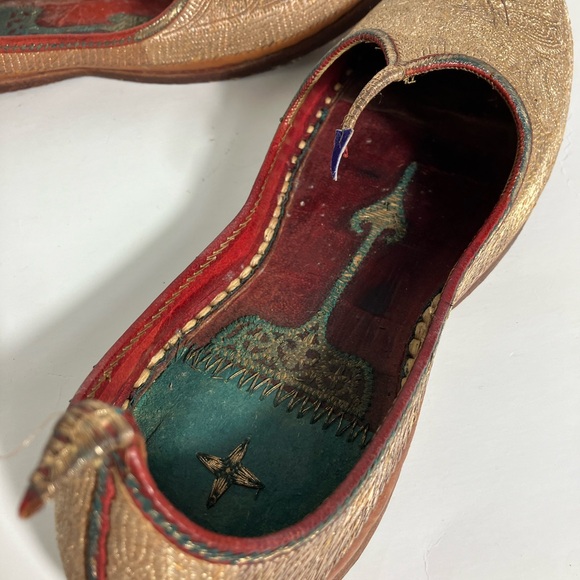 Vintage Arabian Persian Handmade Genie Slippers - Picture 3 of 12